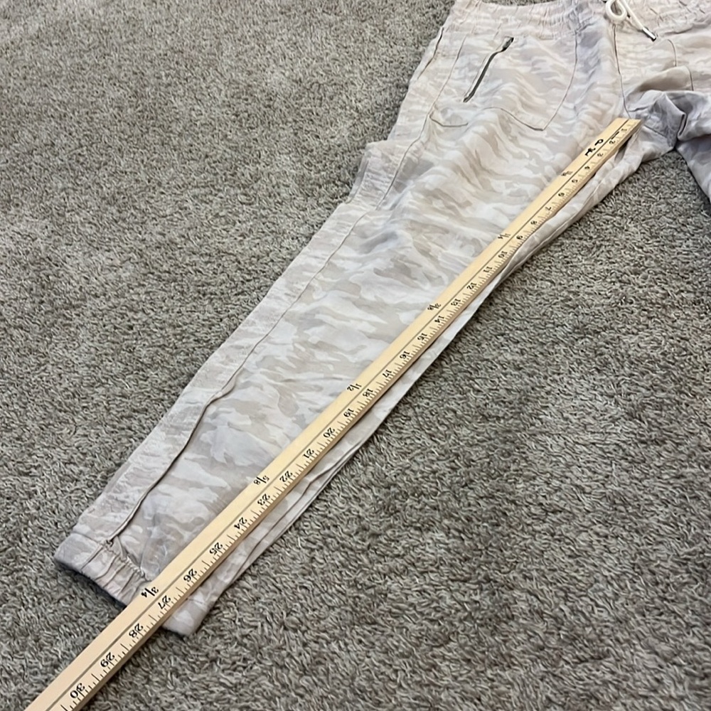 Athleta Light Gray Camo Jogger Pants - Picture 9 of 16